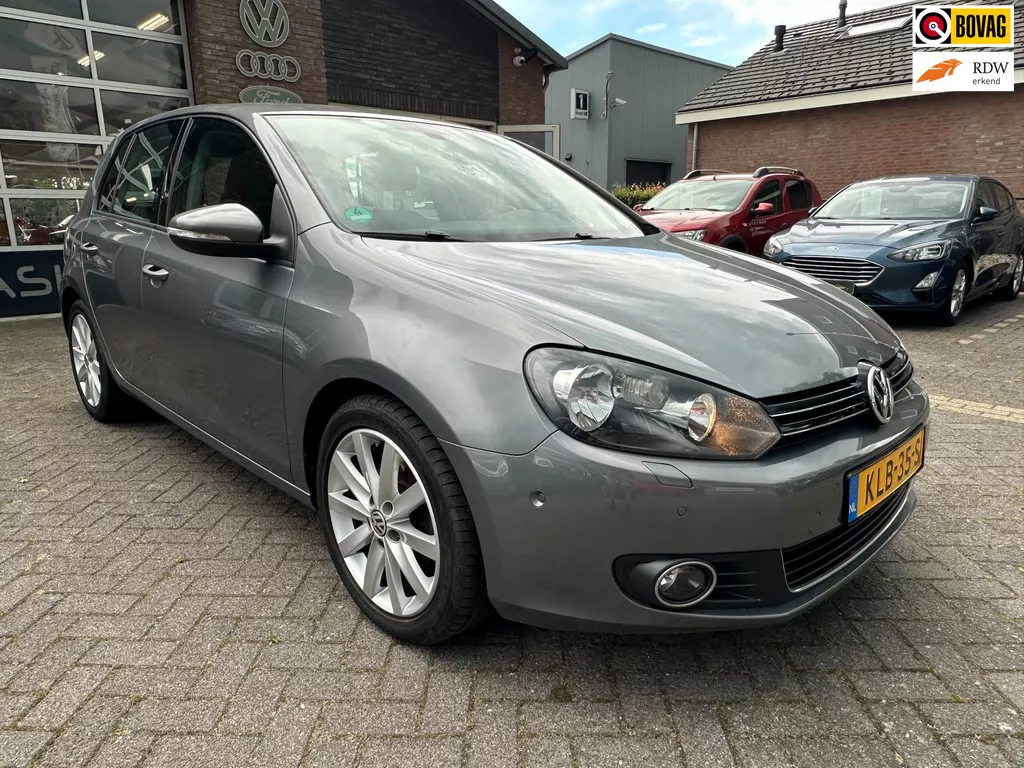 Volkswagen Golf 1.4 TSI Trendline. Navi. Alcantara. PDC. Camera.