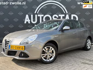 Alfa Romeo Giulietta 1.4 T Distinctive Automaat / NL-Auto / 2e Eigenaar / Navi / NAP / APK / Airco / Leder