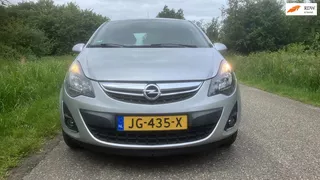 Opel Corsa 1.2-16V Design Edition