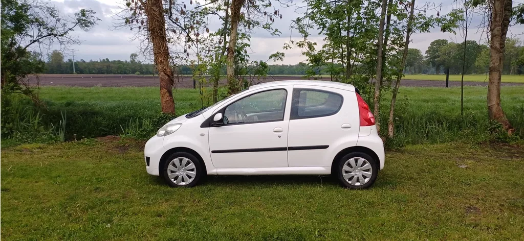 Peugeot 107 1.0-12V XS