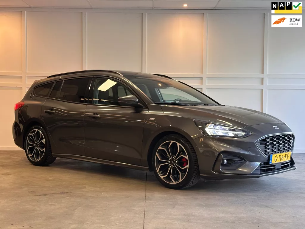 Ford Focus Wagon 1.5 EcoBoost ST Line / Trekhaak / Panorama / Automaat