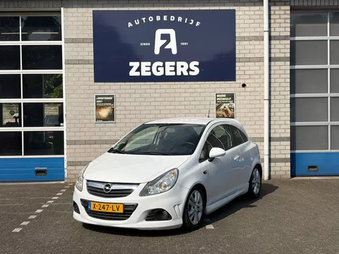 Opel Corsa 1.6-16V T Color Edition OPC