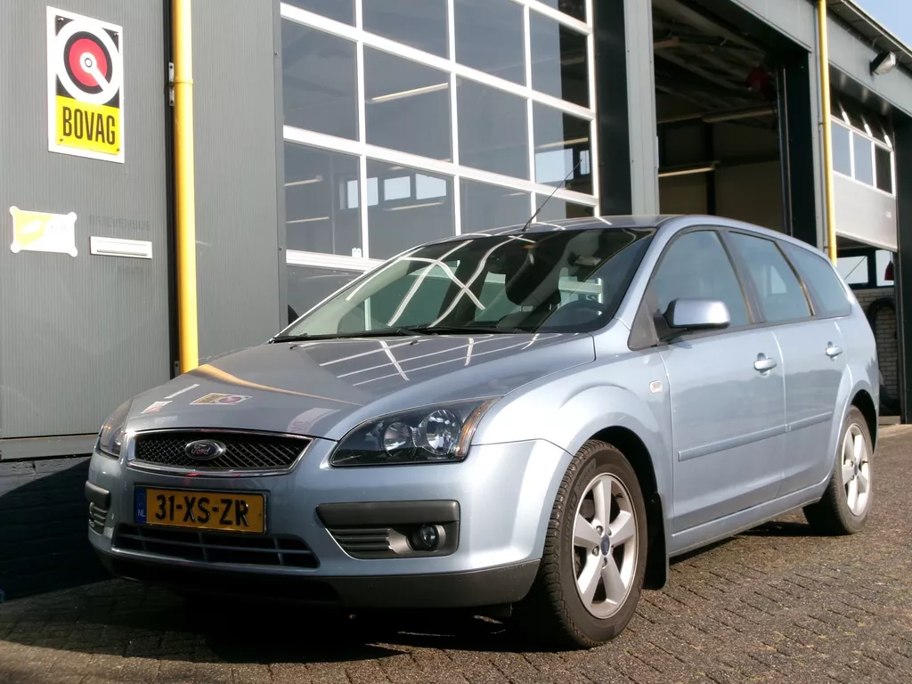 Ford Focus Wagon 1.6-16V Futura Automaat
