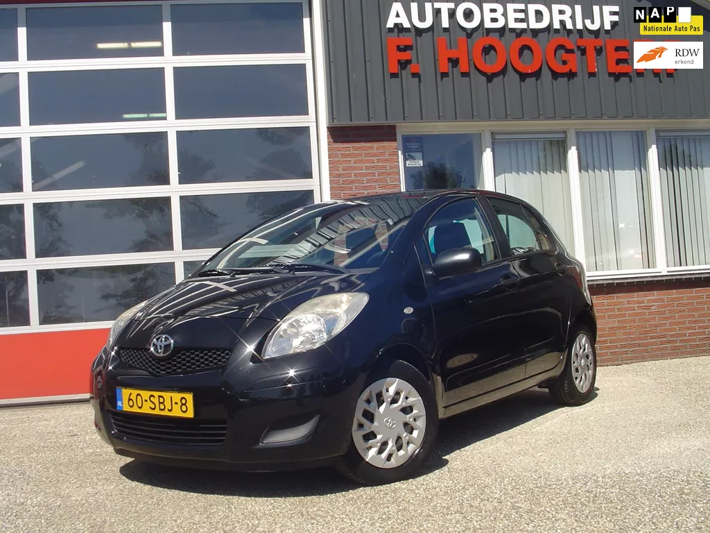 Toyota Yaris 1.3 VVTi Comfort / Airco / 6 versnellingen / NL auto