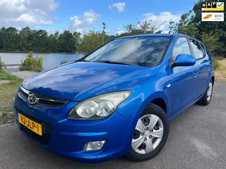 Hyundai I30 1.4i Blue Dynamic | Clima | Schuifkanteldak | Nieuwe apk bij levering