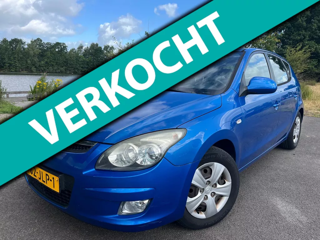 Hyundai I30 1.4i Blue Dynamic | Clima | Schuifkanteldak | Nieuwe apk bij levering