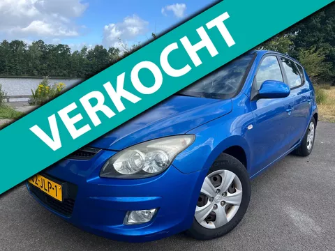 Hyundai I30 1.4i Blue Dynamic | Clima | Schuifkanteldak | Nieuwe apk bij levering