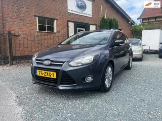 Ford Focus Wagon 1.0 EcoBoost Titanium ( Climate controle + Navigatie + Parkeersensoren )