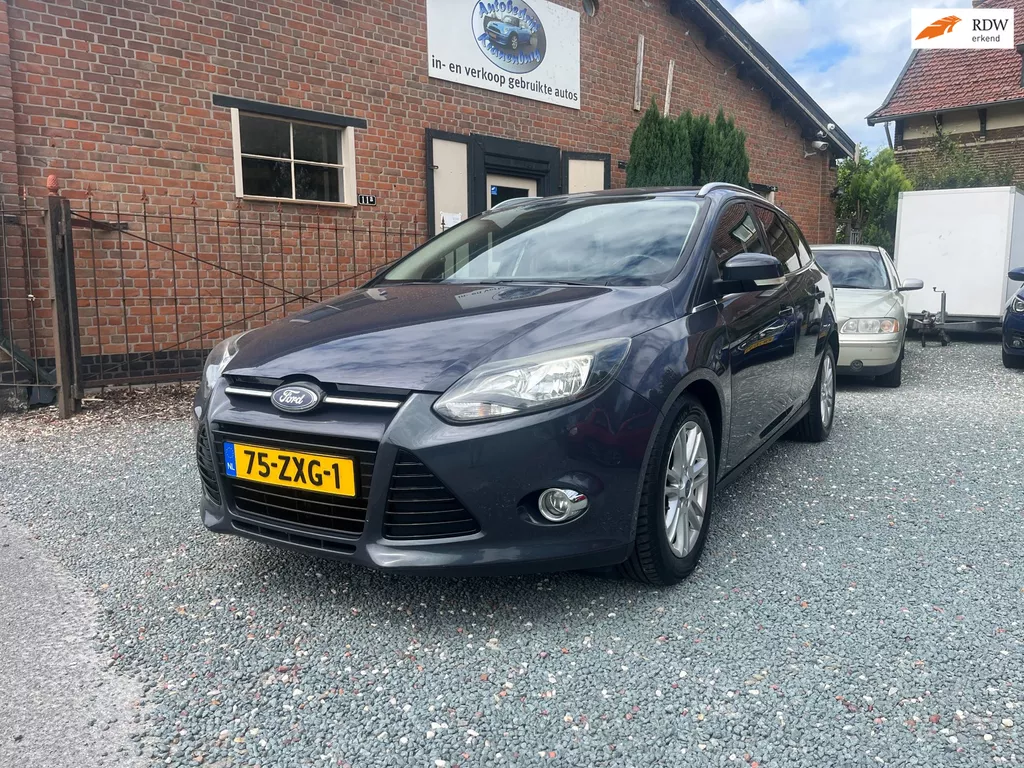 Ford Focus Wagon 1.0 EcoBoost Titanium ( Climate controle + Navigatie + Parkeersensoren )