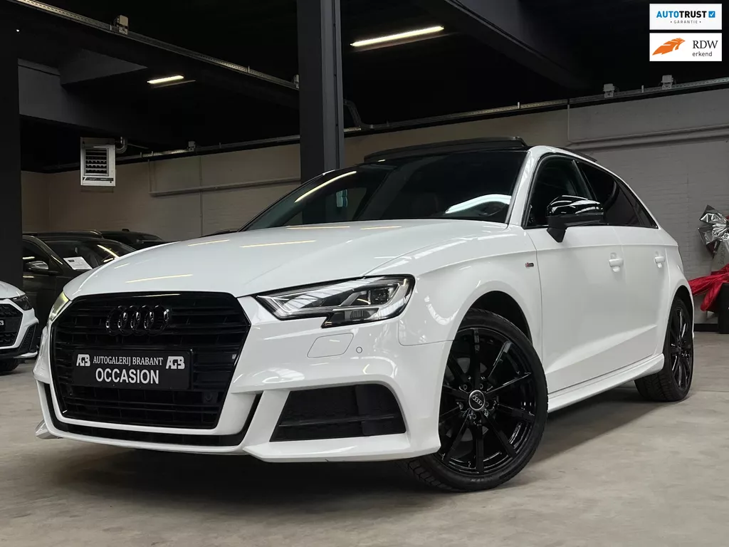 Audi A3 SPORTBACK 35 TFSI Design Luxe Pano/Virtual/Carplay/Automaat