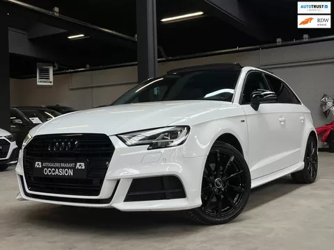 Audi A3 SPORTBACK 35 TFSI Design Luxe Pano/Virtual/Carplay/Automaat