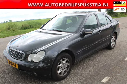 Mercedes-Benz C-klasse 180 Classic // sedan //