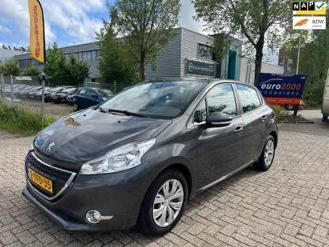 Peugeot 208 1.2 VTi Envy - CAMERA - MEDIA SCHERM - AIRCO !