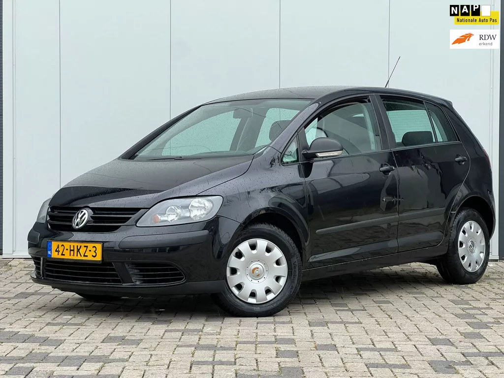 Volkswagen Golf Plus 1.9 TDI Trendline AUTOMAAT. EX OVERHEID AUTO MET RONDOM DEUKEN