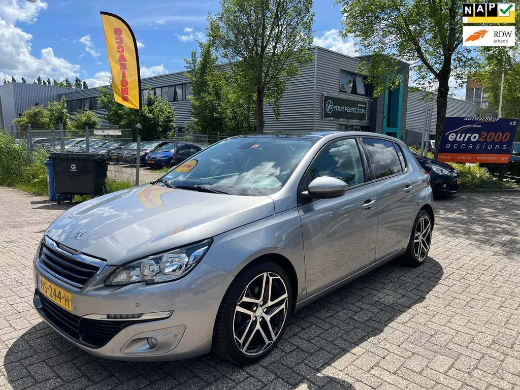 Peugeot 308 1.6 BlueHDi Blue Lease Executive - PANORAMA !