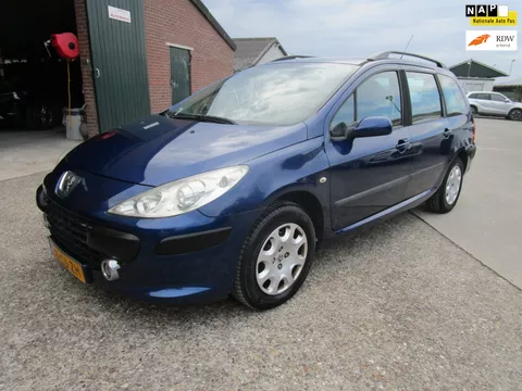 Peugeot 307 Break 1.6-16V XT airco, trekhaak cv cruise, mooi