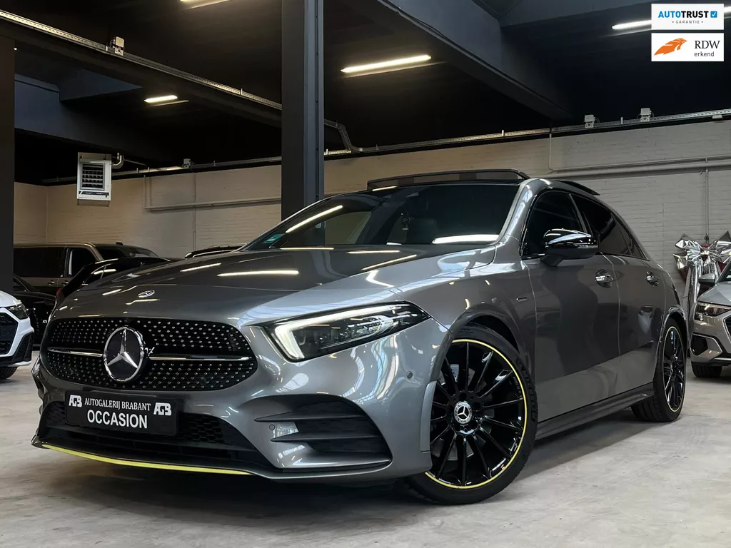 Mercedes-Benz A-klasse 250 Premium Plus AMG Pano/360Camera/HeadUp/Memory
