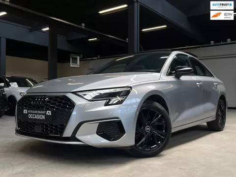 Audi A3 LIMOUSINE 35 TFSI S edition Pano/Carplay/Camera/ACC