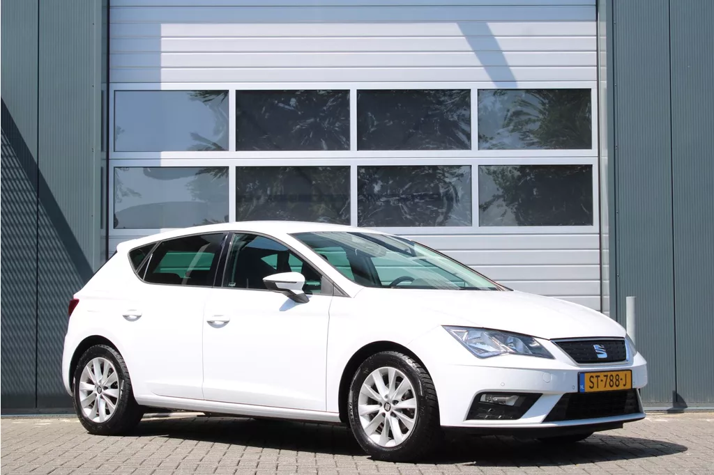 Seat Leon 1.0 EcoTSI Style Business Intense Clima/Cruise/Keyless/PDCv+a/LaneAssist/Carplay/Android/Navi/LED/DAB/16"LM/APK31-5-2027