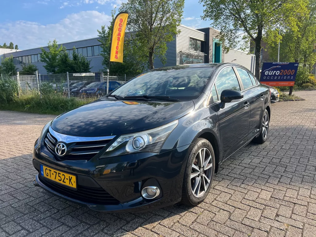 Toyota Avensis 1.8 Dynamic - FULL OPTIONS - FACELIFT
