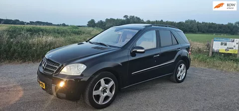 Mercedes-Benz M-klasse 500 goed lezen!!