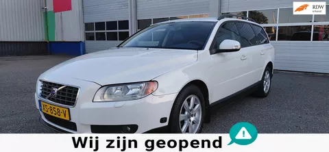 Volvo V70 2.0 Kinetic Automaat, schitterend mooie , frisse auto met maar 236876 km. Recent grote beurt gehad. APK tot 18 mei 2027