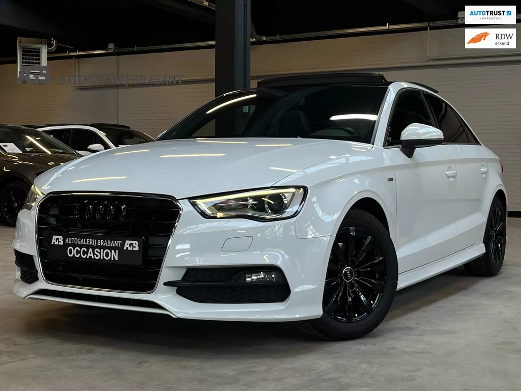 Audi A3 Limousine 1.4 TFSI CoD Ambition Sport Edition Pano/Xenon/Bluetooth