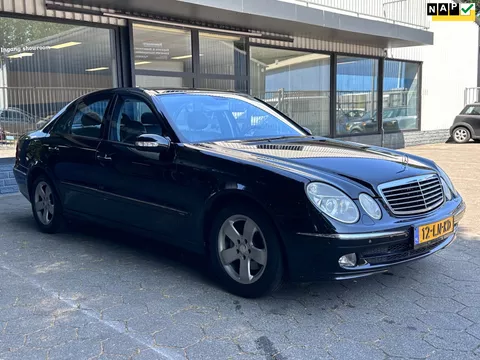 Mercedes-Benz E-klasse 240 Avantgarde/Airco/Automaat/Leder/ panorama dak/navigatie/