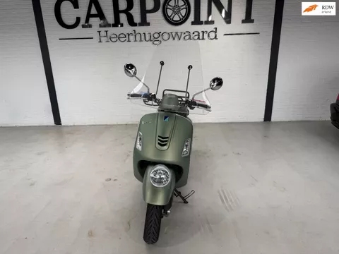 Vespa Scooter GTV 300 Sei Giorni LE 2018 Akrapovic Special Edition