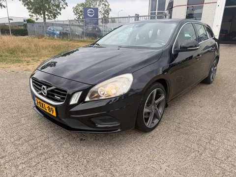Volvo V60 1.6 T3 R-Design