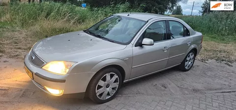 Ford Mondeo 2.0-16V Ghia Executive automaat