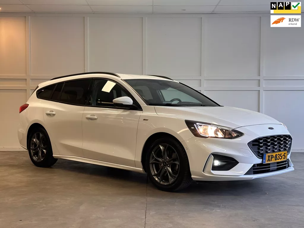 Ford Focus Wagon 1.0 EcoBoost ST Line Business / Led / Camera / 2019