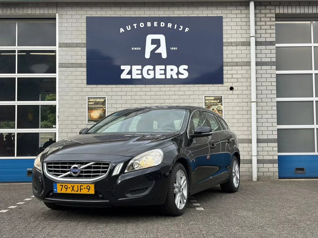 Volvo V60 1.6 T3 Momentum