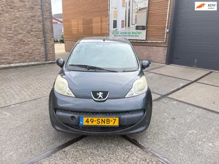 Peugeot 107 1.0-12V XR
