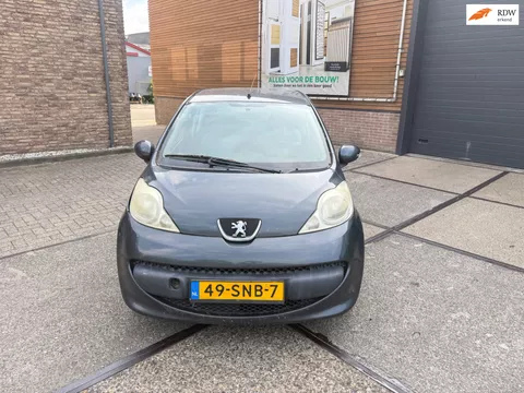 Peugeot 107 1.0-12V XR