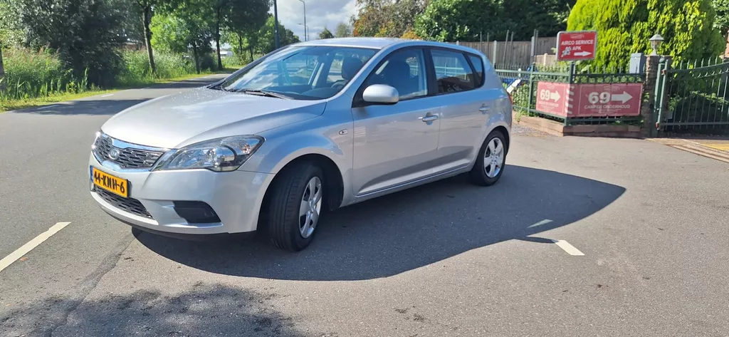 Kia Cee'd 1.4 CVVT X-tra