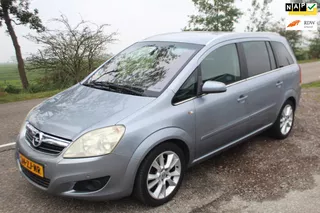 Opel Zafira 2.2 Cosmo // 7-pers //