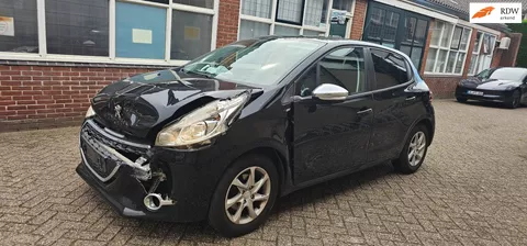 Peugeot 208 1.2 VTi Style rijdbare schade