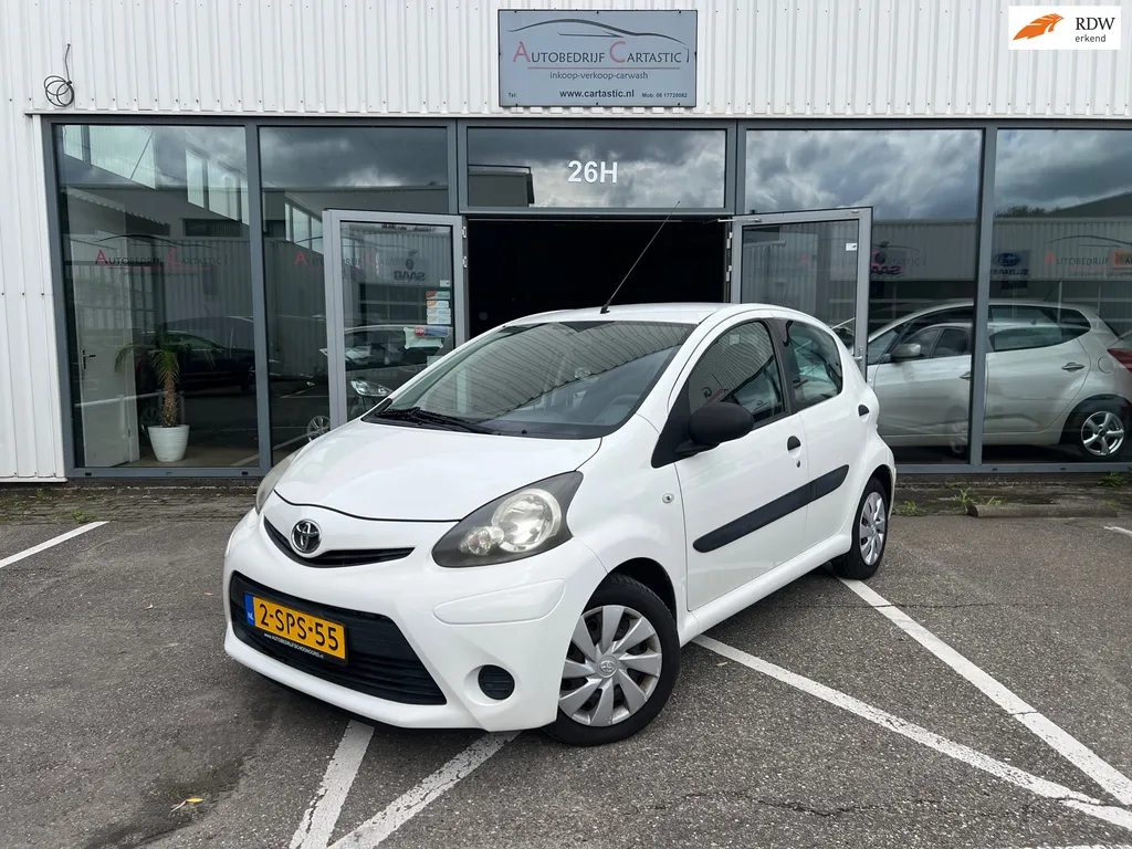 Toyota Aygo 1.0 VVT-i Now 1e EIGENAAR | AIRCO | NEDERLANDS GELEVERD | ELEKTISCHE RAMEN | DEALER ONDERHOUDEN | NAP | APK |