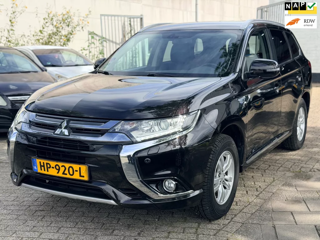 Mitsubishi Outlander 2.0 PHEV Executive Edition Bj:2015 Camera Navi Parksensor NAP