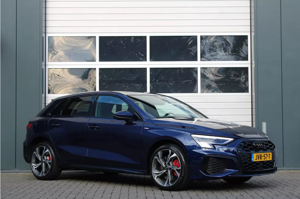 Audi A3 Sportback 45 TFSI e S edition Competition S-Line ACC/Virtual/Stoelverwarming/Keyless/Lane.Assist/PDC/LED/Carplay/NAV/18"LM