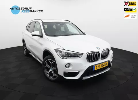 BMW X1 SDrive20i High Executive / Leder / HUD / Stoelverwarming