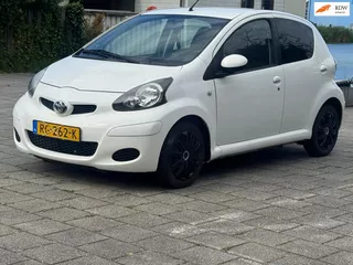 Toyota Aygo 1.0-12V Cool/Cruisecontrol/Airco/apk 08-2027