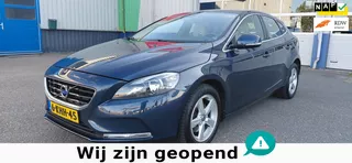 Volvo V40 1.6 T3 Momentum, in Excellent mooie staat verkerende 100 % Volvo dealer onderhouden auto.