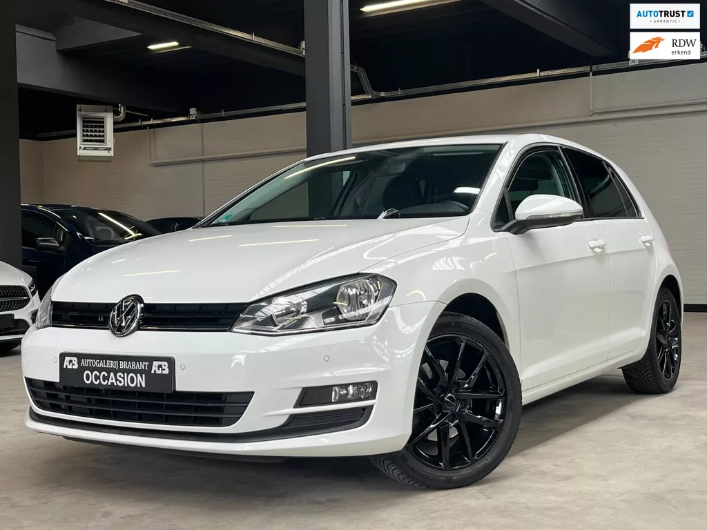 Volkswagen Golf 1.4 TSI Connected Series Automaat/Carplay/Trekhaak