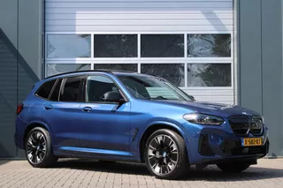 BMW IX3 High Executive 80 kWh M-Sport ACC/HeadUp/360Camera/H&K/Panodak/Stoelverwarming/Keyless/Navi/LederMemory/PDC/20"LM/Trekhaak