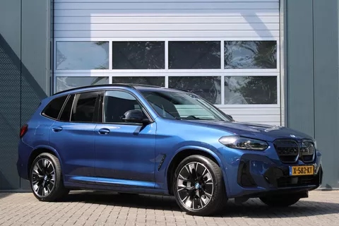 BMW IX3 High Executive 80 kWh M-Sport ACC/HeadUp/360Camera/H&K/Panodak/Stoelverwarming/Keyless/Navi/LederMemory/PDC/20"LM/Trekhaak
