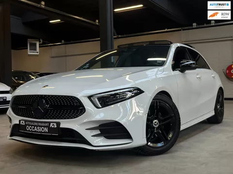 Mercedes-Benz A-klasse 200 Business Solution AMG Pano/Carplay/Camera/Sfeerverlichting