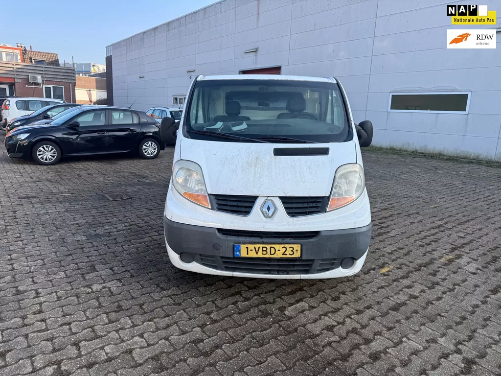 Renault Trafic 2.5 dCi T29 L2H1 )) nieuwe apk --- AUTOMAAT ----- AIRCO---