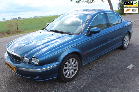 Jaguar X-type 2.5 V6 Executive // loop / sloop //
